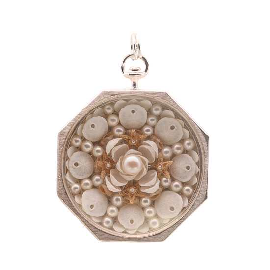 Beachcombing Beauty Sailor's Valentine